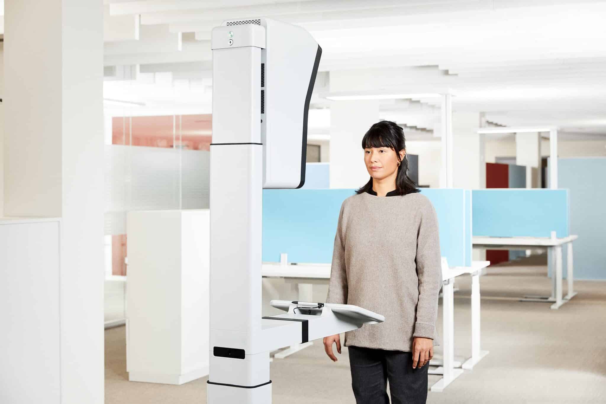 2025-04_pointid_stand-aufbau-mit-bedieneinheit_buergerin-bei